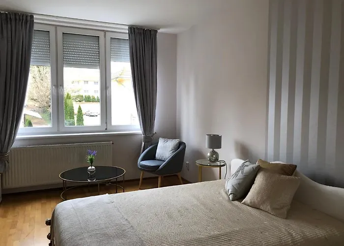 아파트 Britannica *